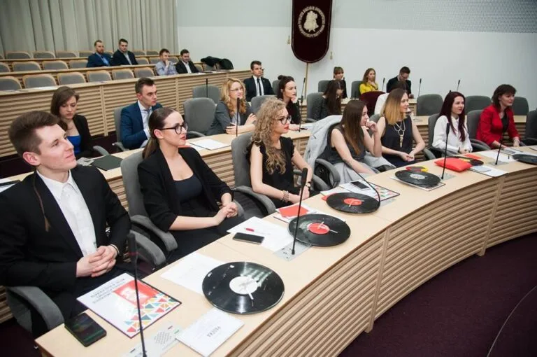 Skelbiami kandidatai VDU SA prezidento pareigoms užimti