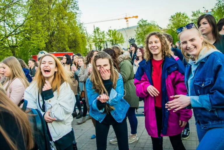 Studentai sieks „bomžpakių“ valgymo rekordo
