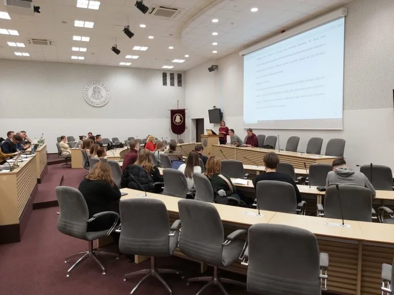 Studentų parlamento posėdis: darbo programa, studijų trumpinimas ir kiti klausimai