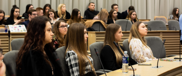 Studentų parlamento posėdis: viešosios valgyklos situacija, skatinamosios stipendijos ir kiti klausimai