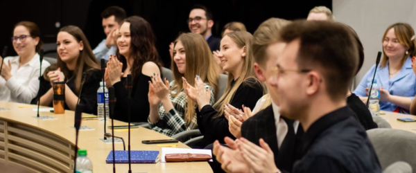 Studentų parlamentas patvirtino Studentų atstovų veiklos nuostatus bei kėlė kitus klausimus