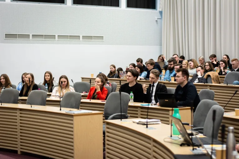 VDU Studentų parlamente patvirtinti Seniūnų veiklos nuostatai bei diskutuota kitais klausimais