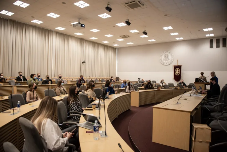 Ketvirtadienį vyks VDU Studentų parlamento posėdis