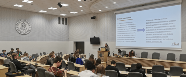 VDU Mažojoje salėje vyko VDU Studentų parlamento posėdis